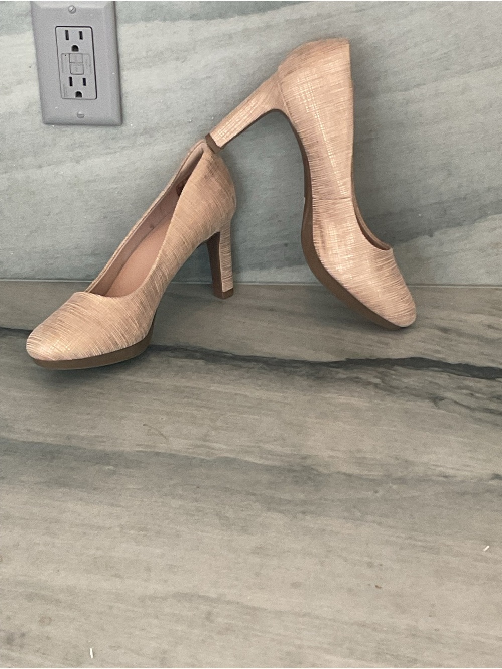 Clarks Sand Metallic Textured Block Heel Pumps